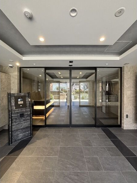 プレサンスロジェ上前津駅前THE RESIDENCEのエントランス