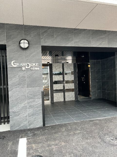 GRAN DUKE栄elimaのロビー