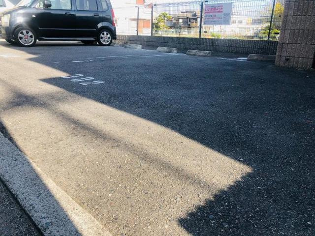 アルコバレーノの駐車場