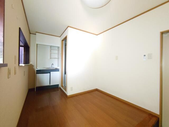 サクラビルの居間・リビング