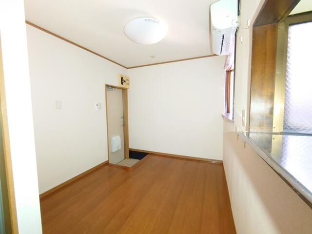 サクラビルの玄関