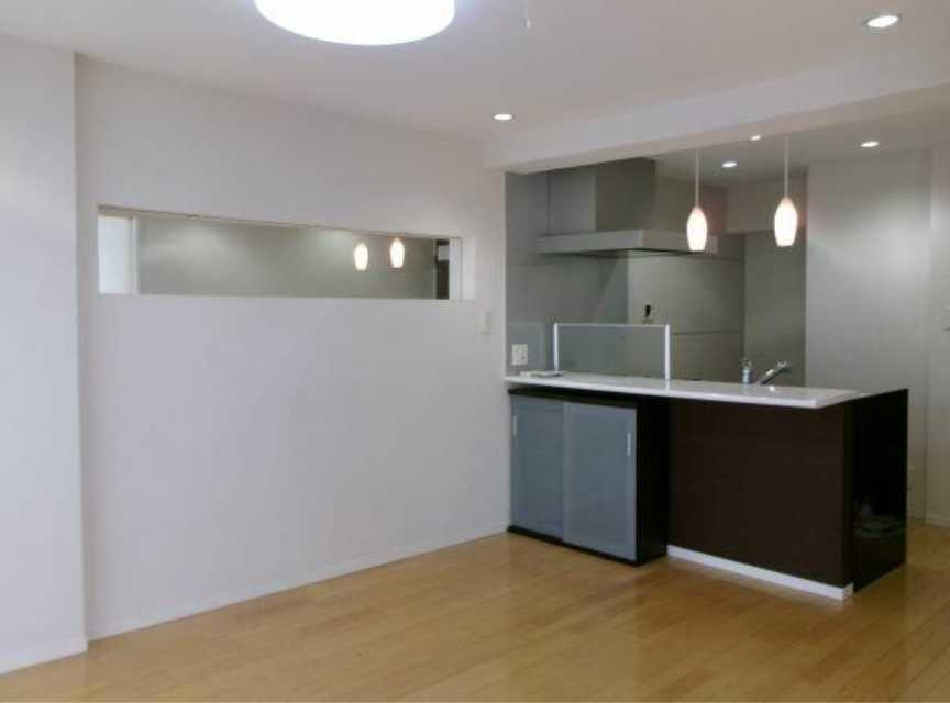 弦巻リハイム　分譲賃貸　独立洗面台　バルコニー広めのキッチン