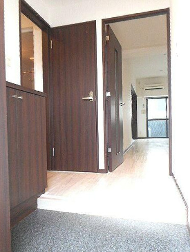 クオーレ浅草の玄関