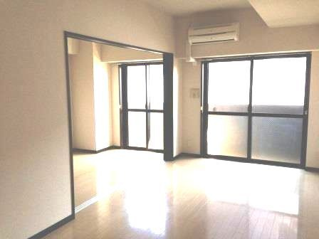 クオーレ浅草の居間・リビング