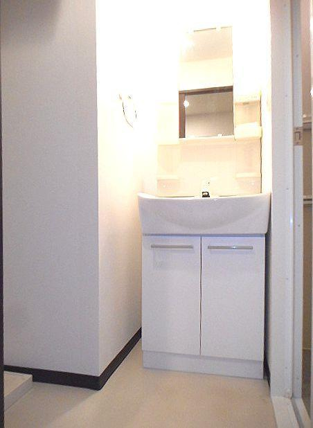 クオーレ浅草の洗面所