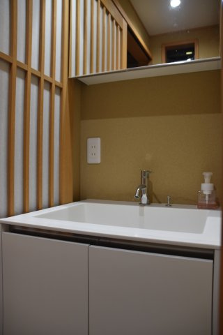 丹波口 「やっほー！」とオープンになれる京町家の独立洗面台