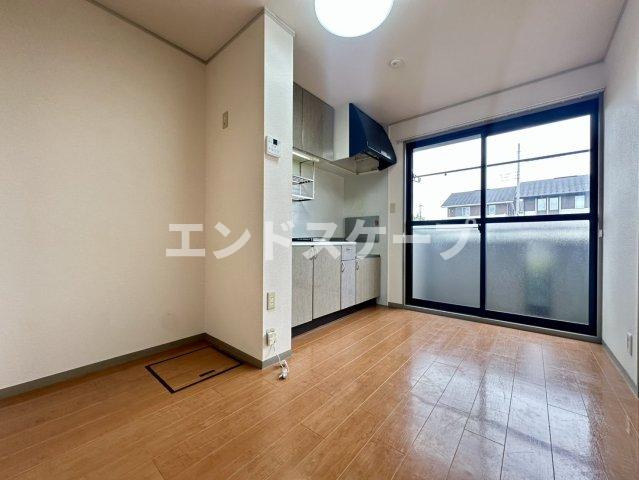 ヴェルフィーユAの居間・リビング|高崎、前橋のお部屋探しはエンドスケープまで！お客様の理想お聞かせ下さい♪