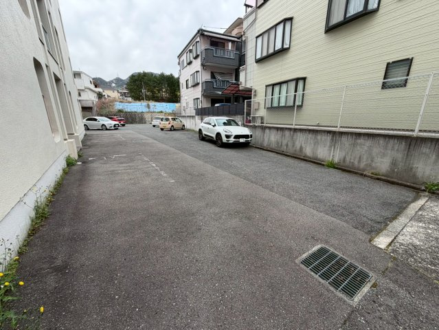 リアライズ朝日ヶ丘Ⅰの駐車場