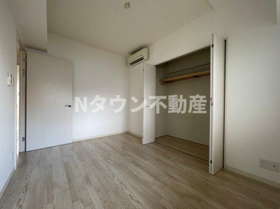 【居間・リビング】 | ラパス大井橋 | こちらのリビングで趣味の時間をお楽しみください