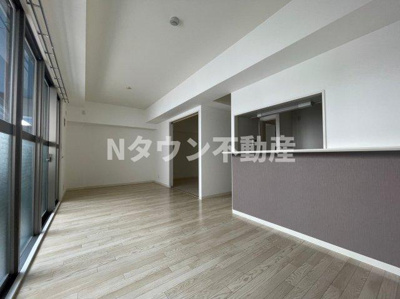 【居間・リビング】 | ラパス大井橋 | こちらのリビングで趣味の時間をお楽しみください