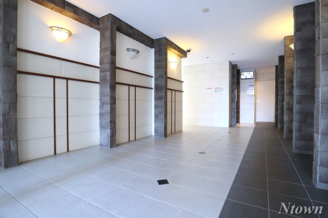 【ロビー】 | クリスタル丸の内 | 建物の内部です