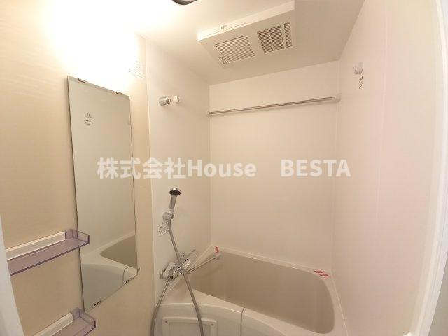 レジュールアッシュ神戸VIVANTの浴室