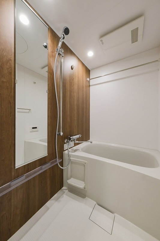 新品家具付きマンション呉服町23(KaGood福岡)の浴室