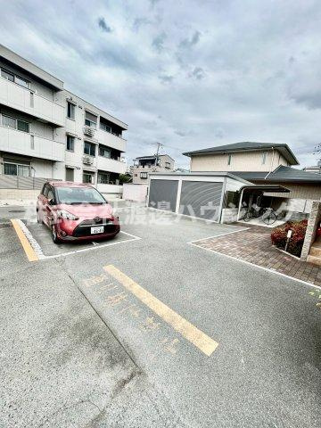ピュアヴェールの駐車場