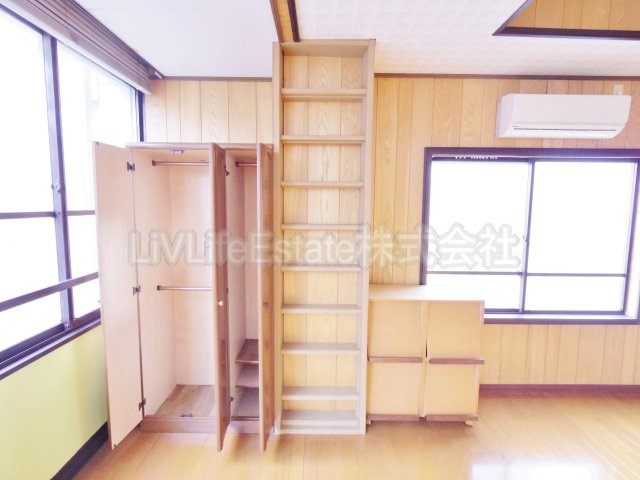 小平市学園西町２丁目の賃貸マンションの収納