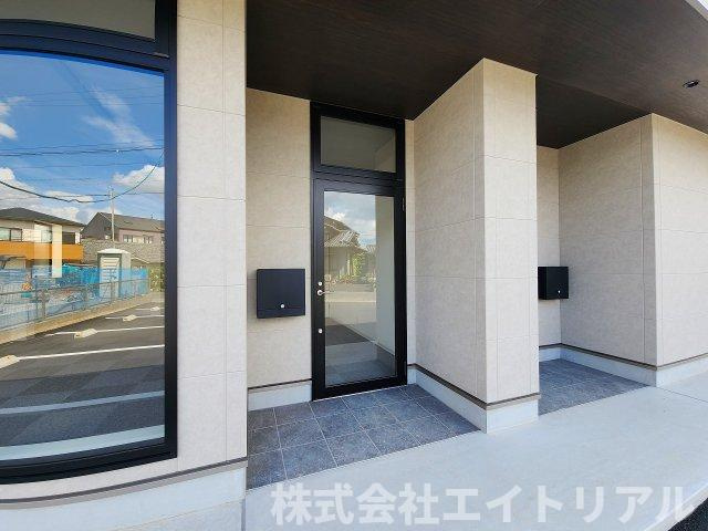 ビレッジ篠目童子の玄関