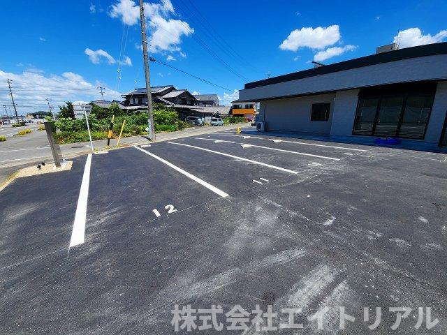 ビレッジ篠目童子の駐車場