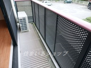 広島市安佐北区小河原町のアパートのバルコニー