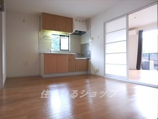 広島市安佐北区小河原町のアパートのキッチン|シングルレバー水栓・窓あり