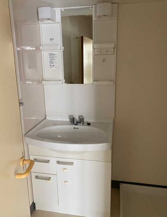 藤和三宿コープ　和室　南西角部屋　ファミリー向けの洗面所