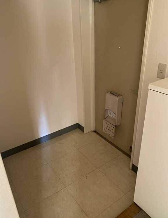 藤和三宿コープ　和室　南西角部屋　ファミリー向けの玄関