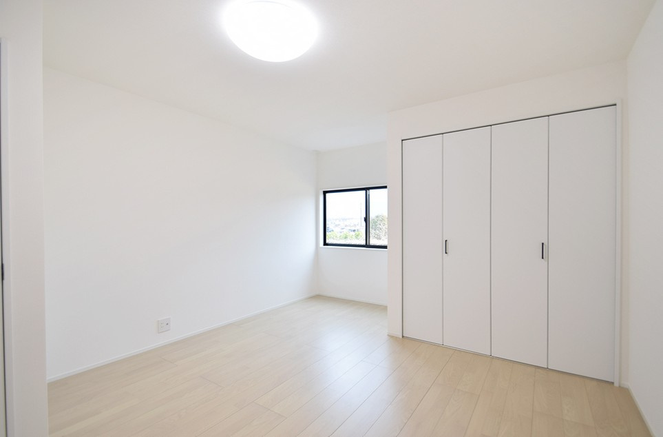 上田市生田　中古戸建の洋室|居室は約5.5帖から約8.5帖とゆとりの合う広さです。