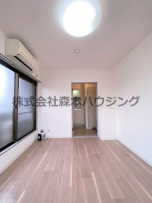 【洋室】 | 　シャルマン大宮 | 使いやすい洋室です