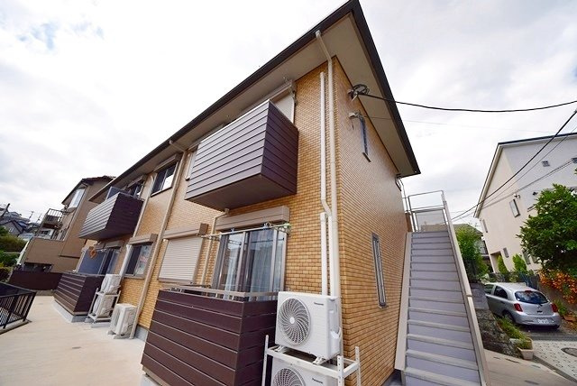 ソレイユ港南の外観