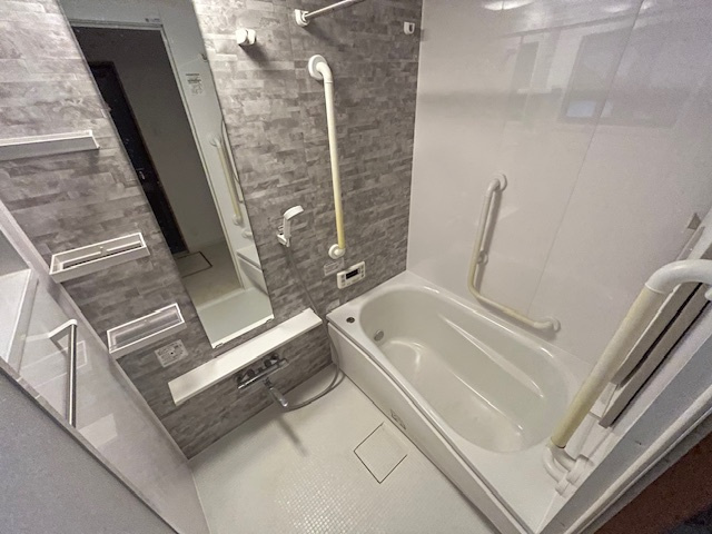 河内長野市本町戸建の浴室