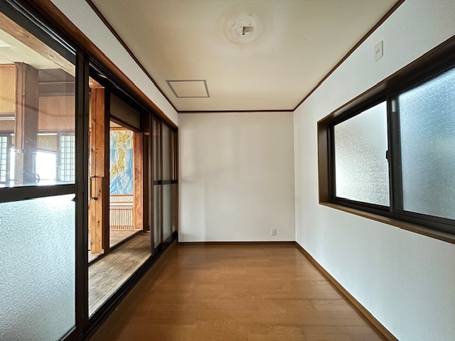 河内長野市本町戸建の洋室