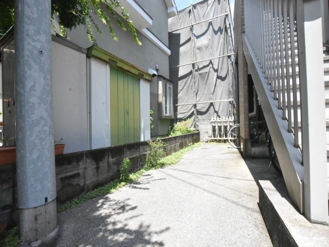アーク山手のエントランス