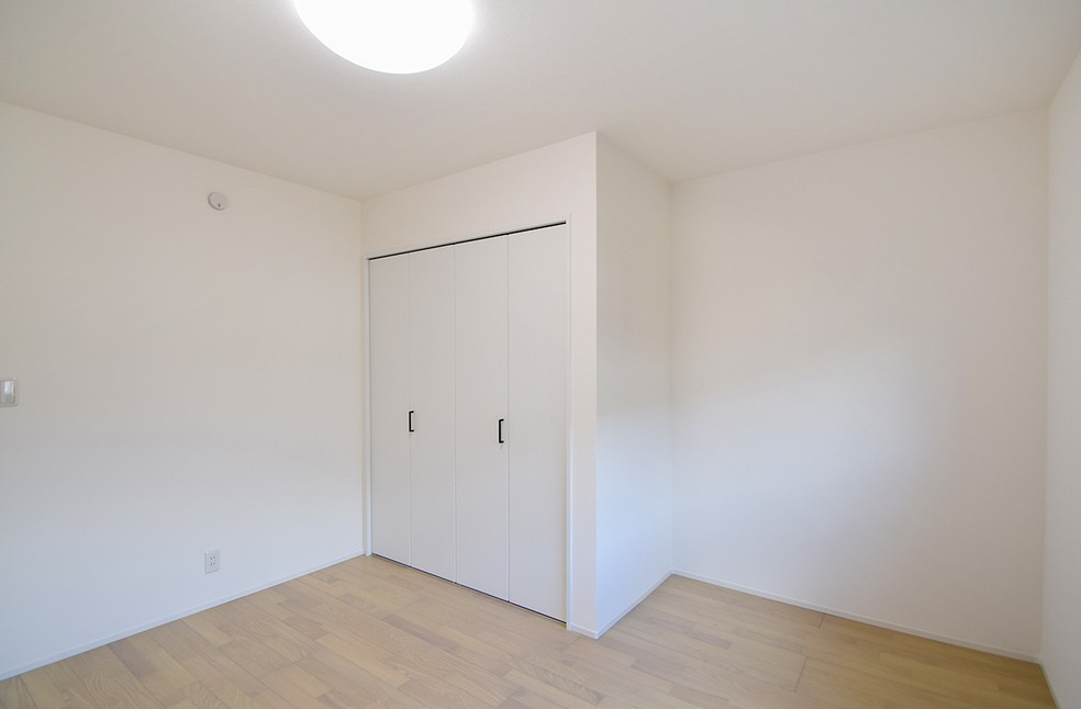 松本市波田　中古戸建の洋室|洋室は5.5帖から8.0帖とゆとりのある広さです。