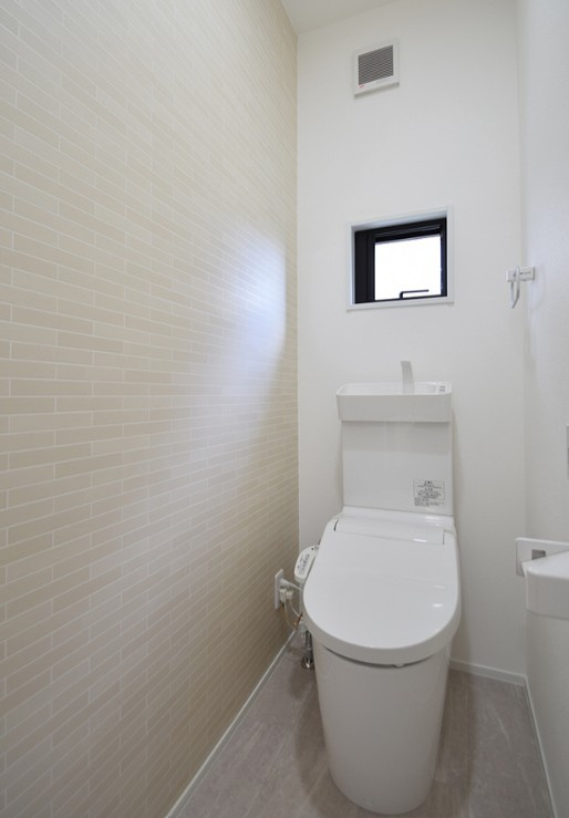 松本市波田　中古戸建のトイレ|ウォシュレットトイレ付きです。