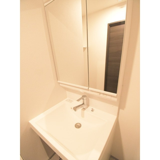 ＧＥＮＯＶＩＡ本所吾妻橋ｓｋｙｇａｒｄｅｎの洗面所|明るい洗面所です