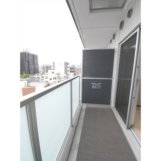 ＧＥＮＯＶＩＡ本所吾妻橋ｓｋｙｇａｒｄｅｎのバルコニー|バルコニーからの眺めを楽しみながら食事をしませんか