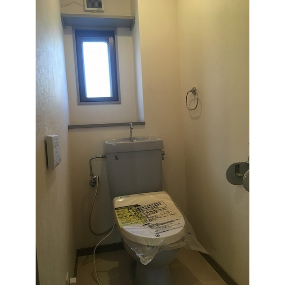 カーサたんぽぽのトイレ|ゆったりとした空間のトイレです