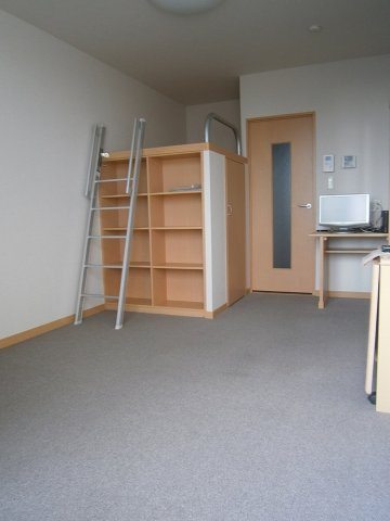 レオパレススナイプの居間・リビング|使いやすいリビングです