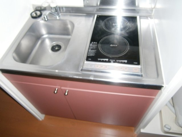 レオパレスシルバーストーンのキッチン|お料理しやすいキッチンです