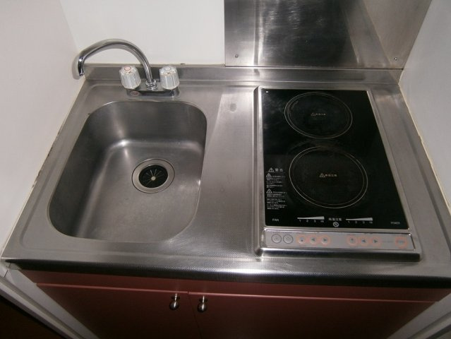 レオパレスゴールドストーンのキッチン|2口コンロ