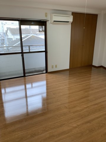 川村第三コーポの居間・リビング|こちらのリビングで趣味の時間をお楽しみください