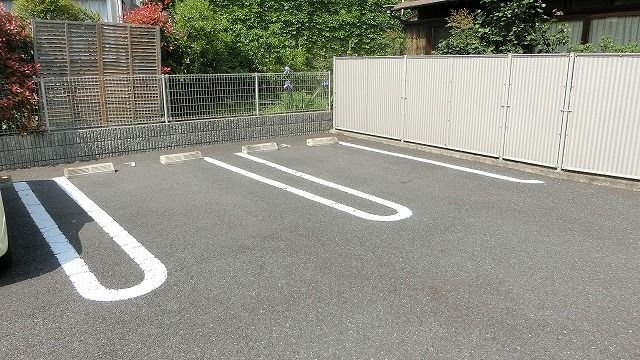 ラフレシールメゾンの駐車場|駐車場があります