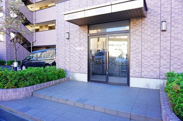 プライドのエントランス|ゆとりのあるエントランスです