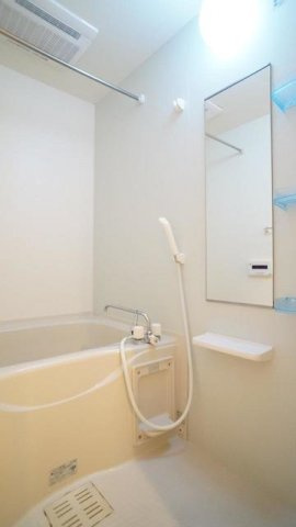 スカイハイツ３号館の浴室|きれいなお風呂です