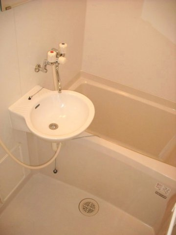 レオパレスＦｅｎｉｃｅの浴室|浴室換気乾燥機付