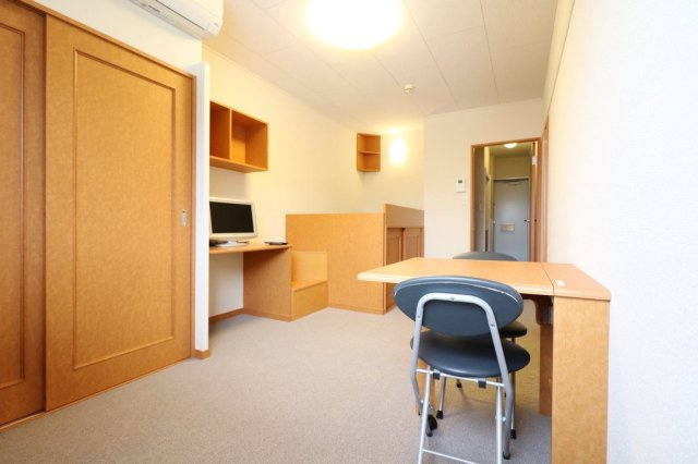 レオパレス幕張本郷の居間・リビング|使いやすいリビングです