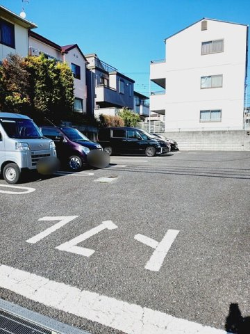 ピュア・キャッスルⅣの駐車場|駐車場があるので、車を買う予定の方も安心です