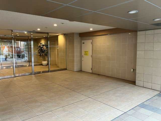 ユトリシア弐番街のエントランス|建物の内部です