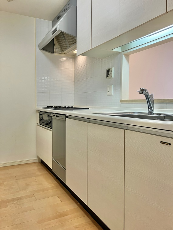 ユトリシア弐番街のキッチン|コンパクトなキッチンで掃除もラクラク