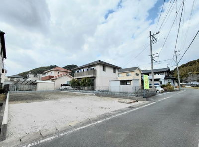 【外観】 | 島田市阿知ケ谷 2期 新築一戸建て | 現在建築中の外観画像です。ご内覧は同じメーカーの完成物件へご案内いたしますので、いつでもご相談ください！