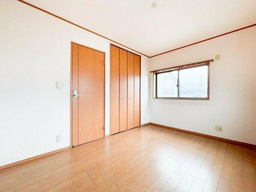 宇都宮市鶴田町　4ＳＬＤＫ　中古住宅の洋室